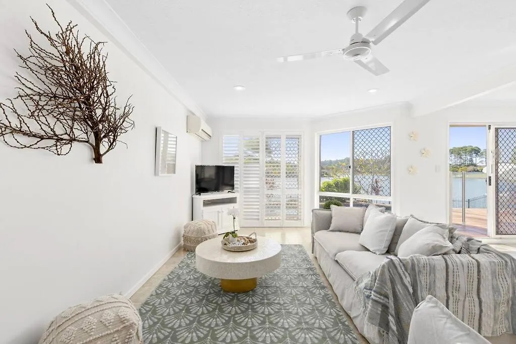 64 Isle Of Palms Apartment Gold Coast