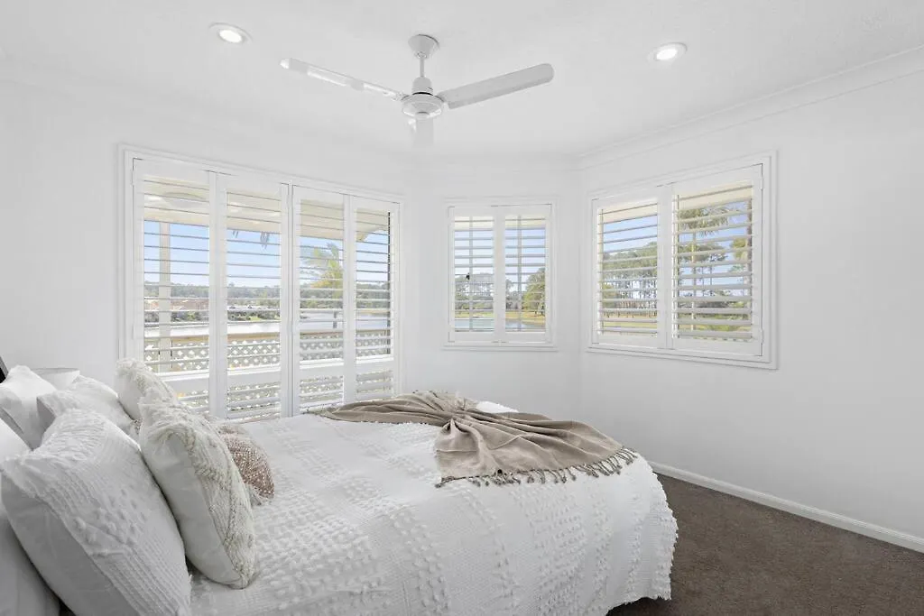 64 Isle Of Palms Apartment Gold Coast Australia