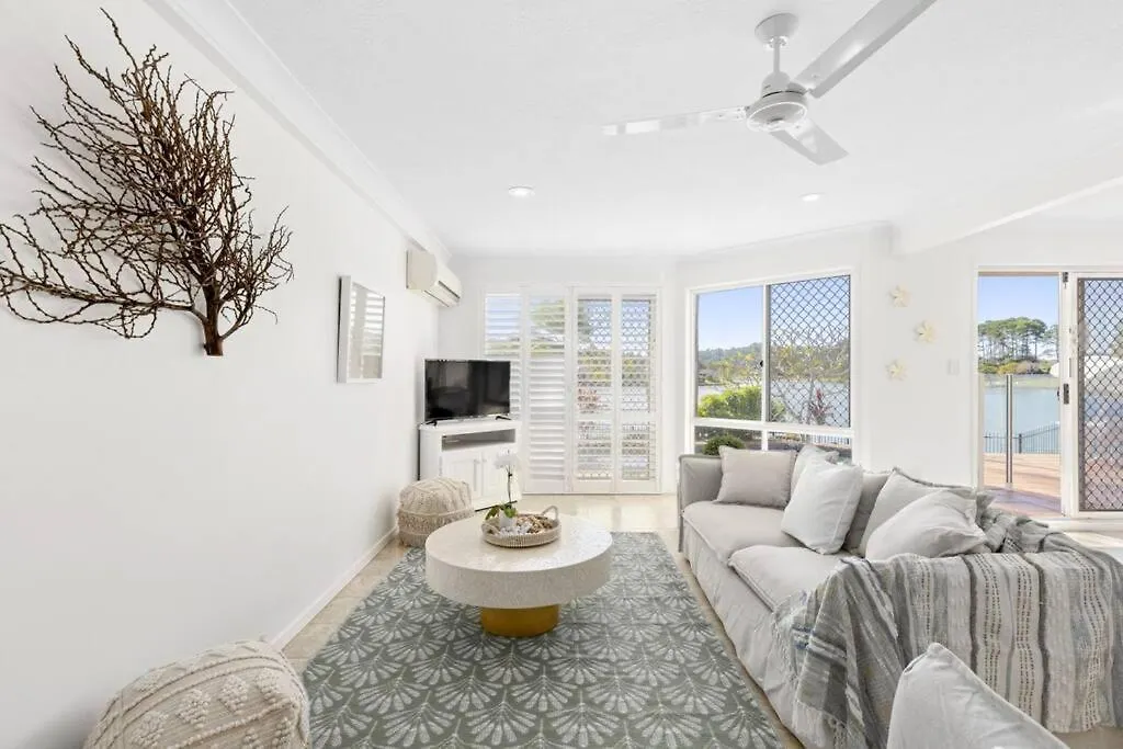 64 Isle Of Palms Apartment Gold Coast