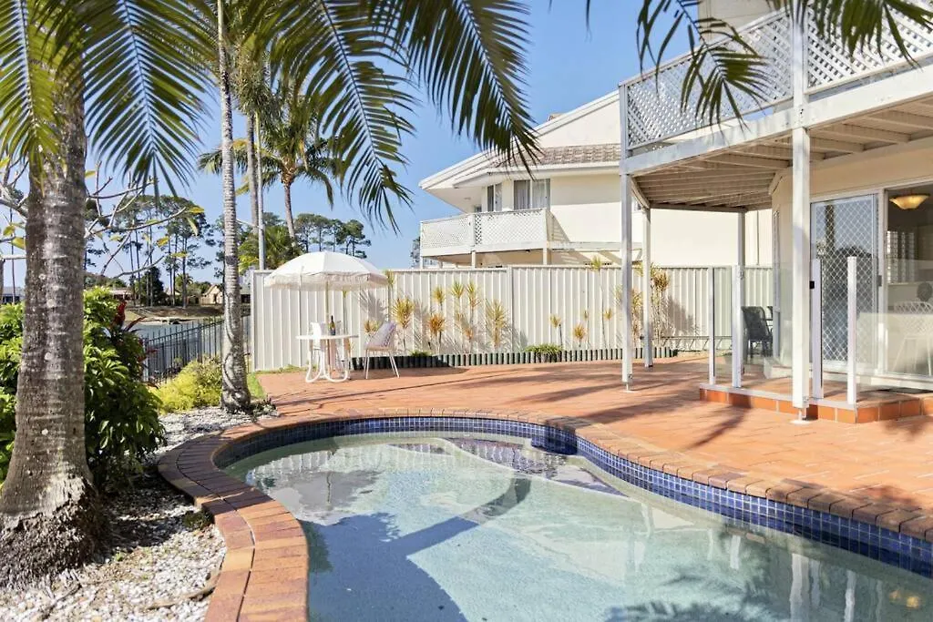 64 Isle Of Palms Apartment Gold Coast 0*,  Australia